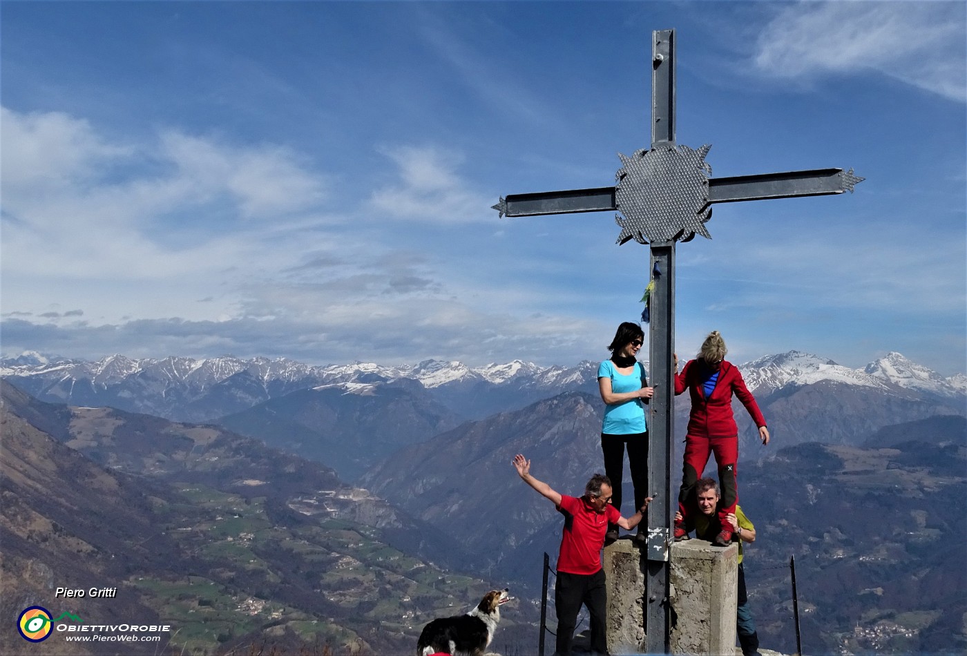 60 Alla croce di vetta del Pizzo Grande del Sornadello (1550 m).JPG -                                